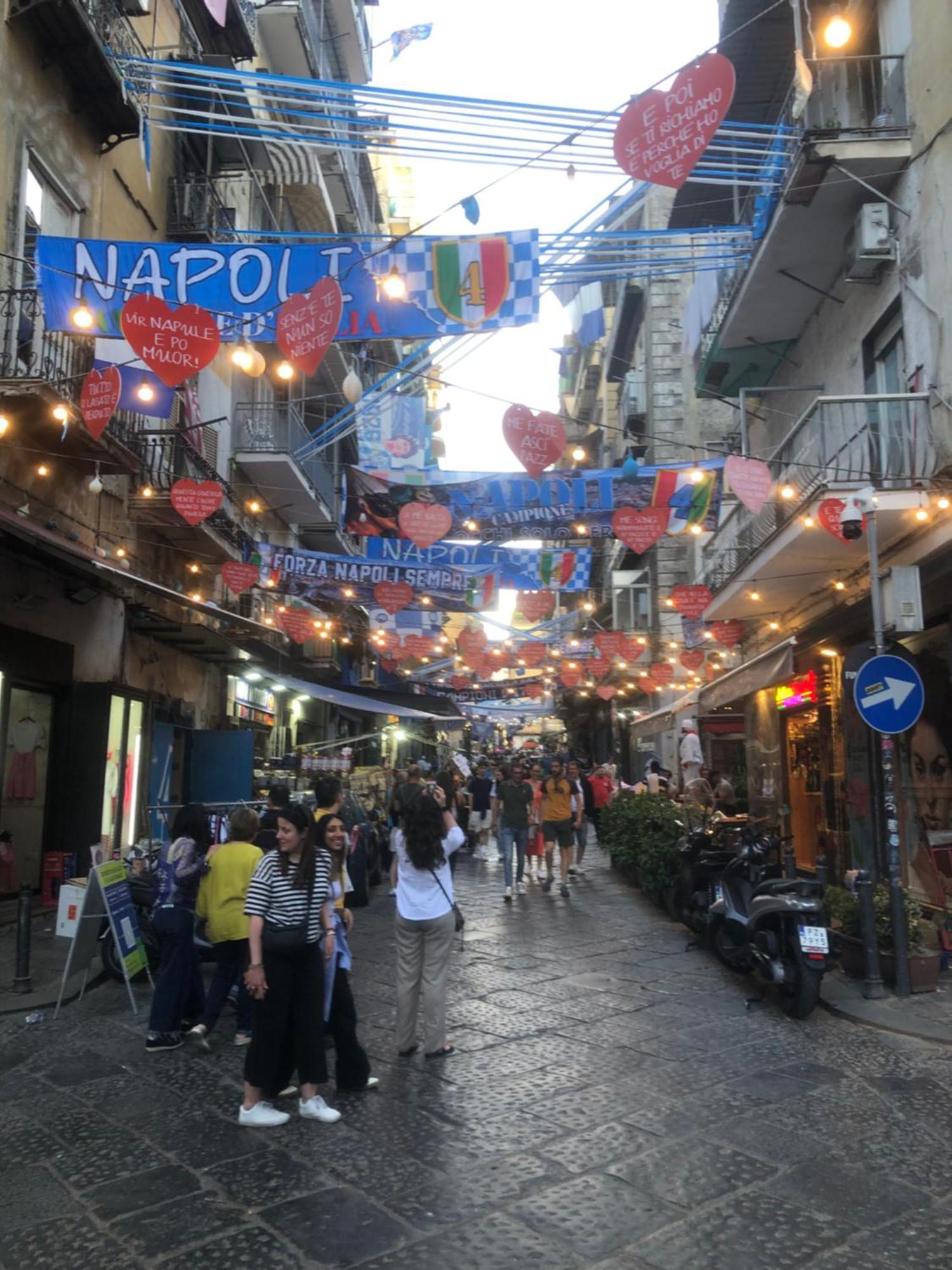 B&B Civico 22 Silvestre Naples Exterior photo